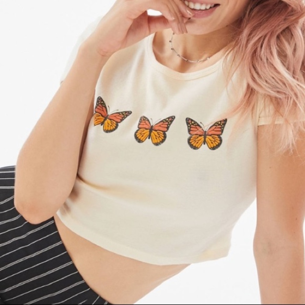 SOLD🚫Truly Madly Deeply Butterfly Cropped Tee